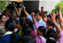 ഓമല്ലൂർ വൃദ്ധസദനത്തിൻറെ അംഗീകാരം റദ്ദാക്കും; ഉടമയുടെ പ്രാർത്ഥനാ കേന്ദ്രത്തിന് മുന്നിൽ ബിജെപി പ്രതിഷേധം, തർക്കം ഏറ്റുമുട്ടൽ
